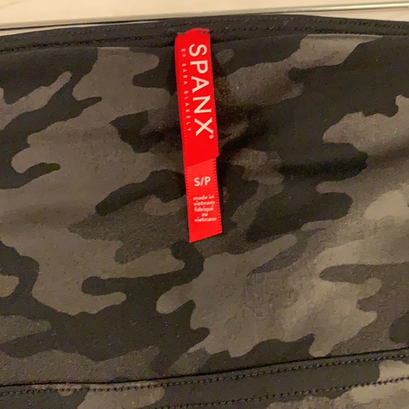 Spanx black Army Print size s/p Leggings - Picture 3 of 5